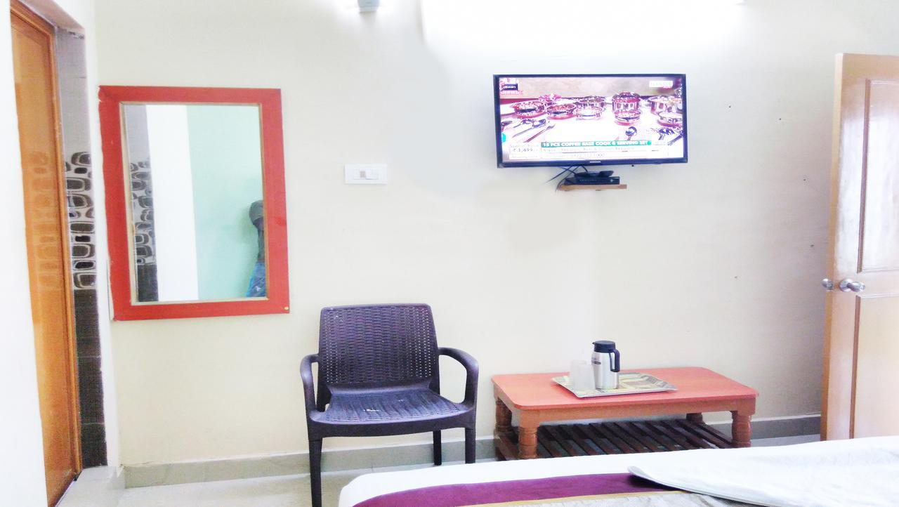 Hotel Ssb Residency Tirupati Esterno foto
