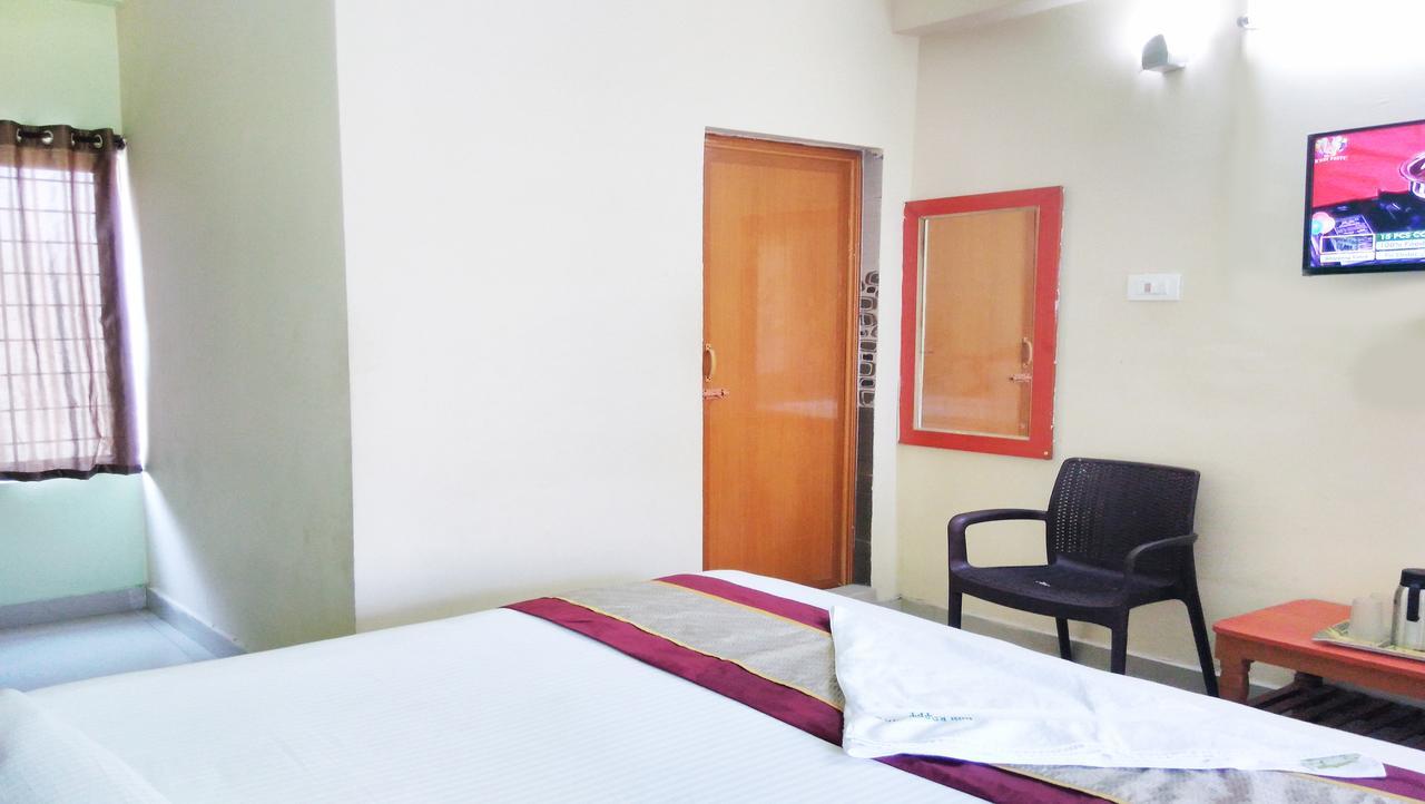 Hotel Ssb Residency Tirupati Esterno foto